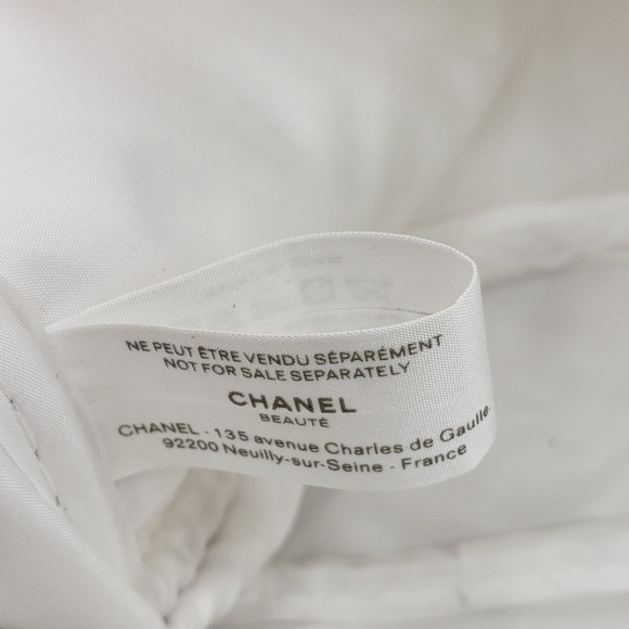 Authentic Chanel Cosmetic Bag White Gold - Picture 10 of 10